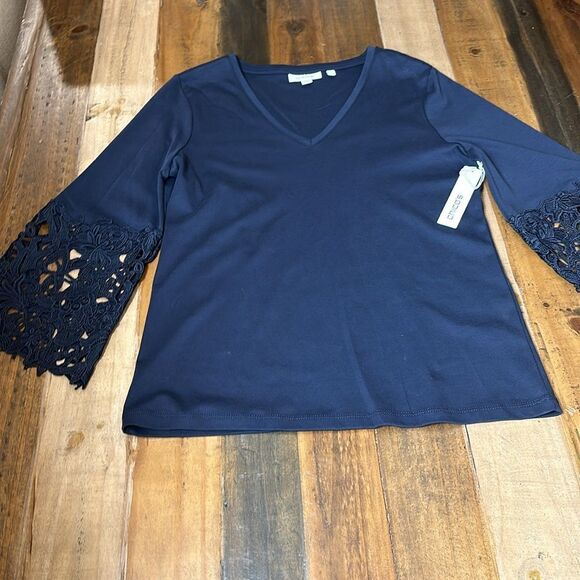 Chico’s SZ 0 Navy Blue Lace Appliqué Top - Picture 4 of 13